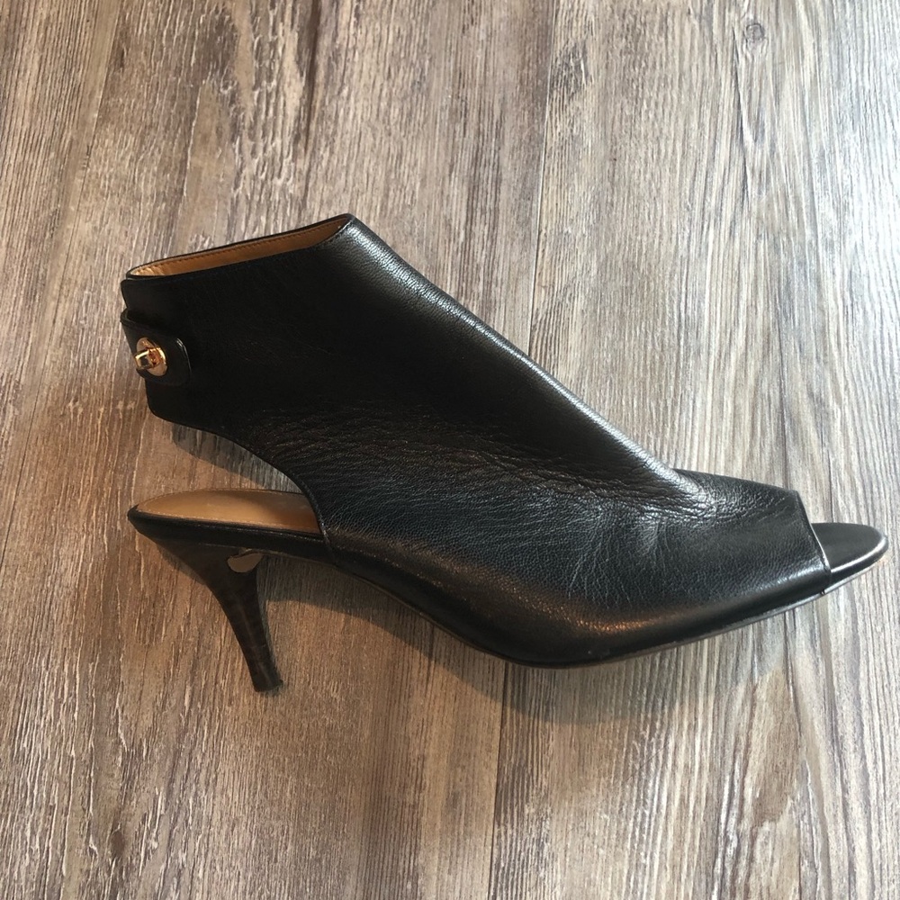 Coach Marietta Turnlock Peep Toe
